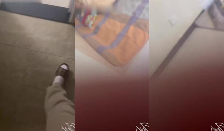 海角大神合集，【真实小王子】，和老妈乱伦上母记录，老妈骂的越凶我干的越猛，偷拍上厕所洗澡