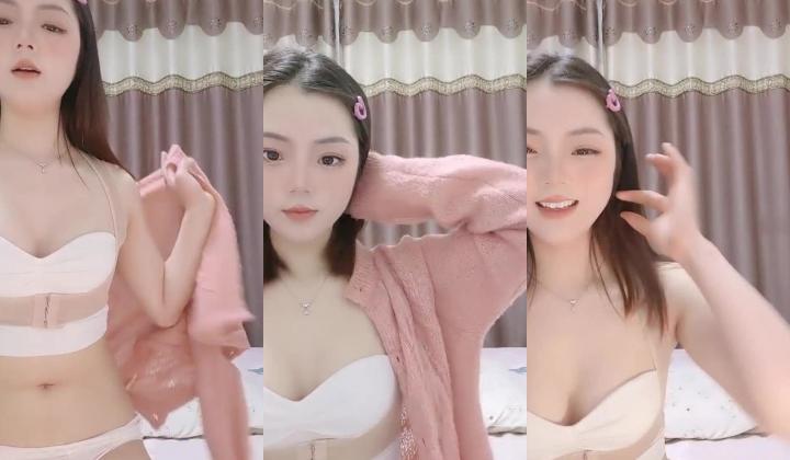 学妹刚下海【一见你就脸红】脸红妆~超级可爱 摸奶比心 跳舞 抠穴 小嘴性感诱惑 ~好想操