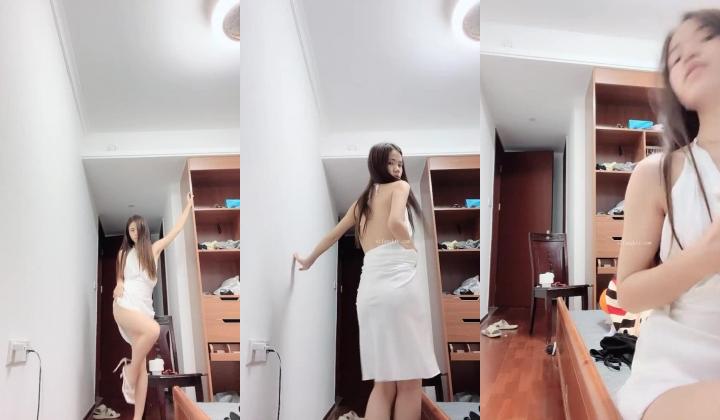 校花学姐下海！好美啊~【妮妮这呢】道具自慰！