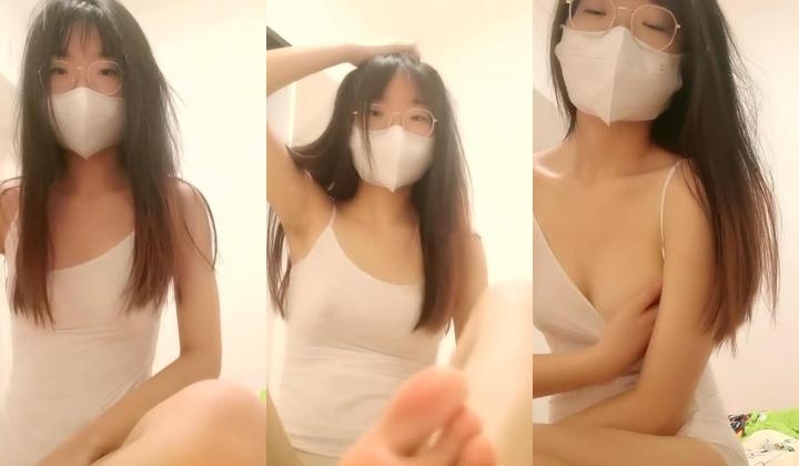 新人~正宗学生妹【清纯少女可可酱】极品美乳~，露脸一看是真年轻，清纯外表，掩盖不住好身材，小骚逼
