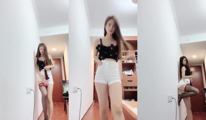 校花学姐下海！好美啊~【妮妮这呢】道具自慰！