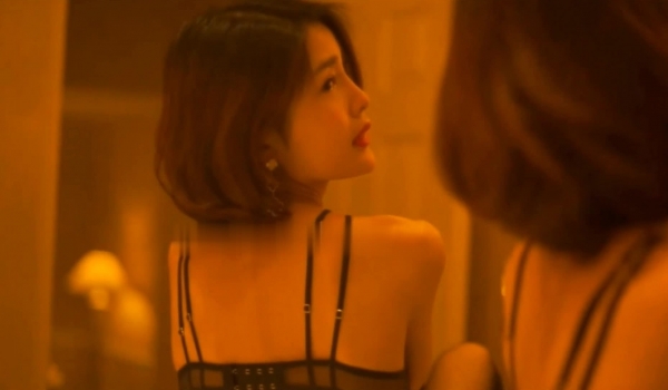 最新价值368元爆乳女神Sexy闫盼盼5月VIP高清大尺度视频 性感黑丝 爆乳抹奶油 超诱惑太招