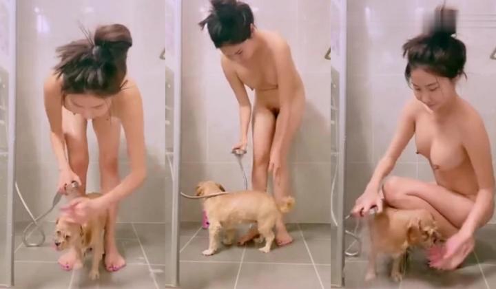 咸湿房东浴室偷装针孔摄像头偷拍 ️模特身材白领美女租客脱光光给宠物狗洗澡