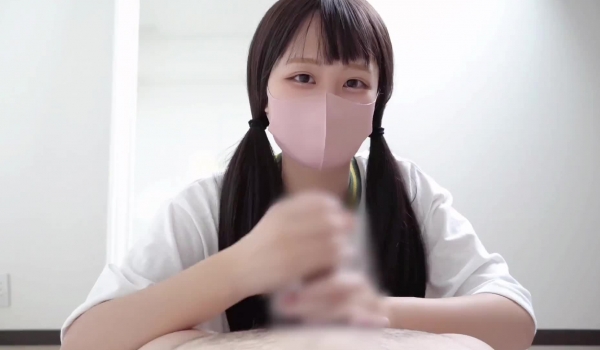 极品网红泄密！P站人气超高的19岁白虎圆润美臀大奶水嫩小网黄【Saku J】私拍