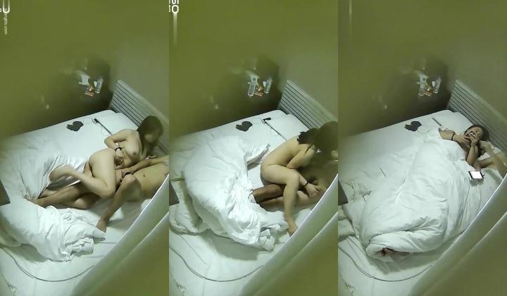 干柴烈火难分难解真实欣赏好几对大学生情侣开房造爱模仿A片探索各种体位穿上情趣装增加刺激