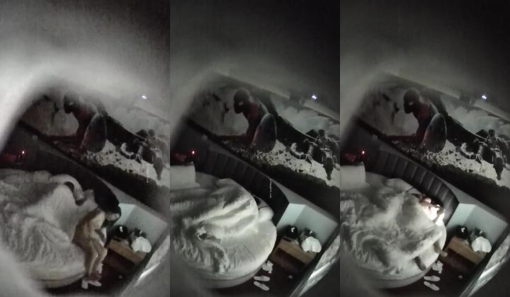 特色蜘蛛侠主题酒店几乎每天都有年轻人约炮的正点镜头偸拍几对男女啪啪啪有个妹子又漂亮又有气质被男的掰开腿研究BB