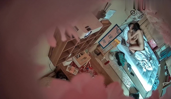 深受年轻情侣喜欢的日式主题酒店欣赏十多对男女开房爱爱学生制服开档黑丝开着A片嫌女友叫床声不够大声