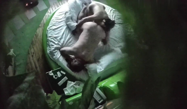 自然风主题酒店上帝视角欣赏超主动骚女像会所女技师一样服侍男友胸推舔遍全身毒龙啪啪叫声销魂嗲叫老公