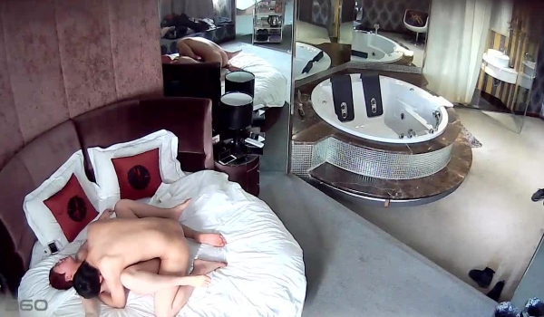 《绝版360补漏 泄密激情篇》真实欣赏好多对男女疯狂交合角度好花样多情趣装小情侣偸情男女富婆包养