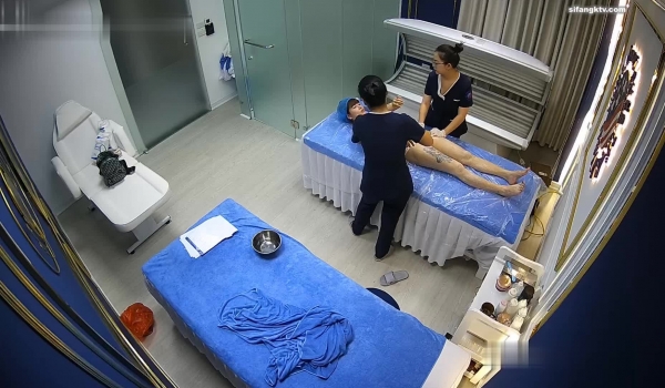 【精品TP】网络破解摄像头 ️记录高端美容院全身涂抹 保鲜膜包裹！