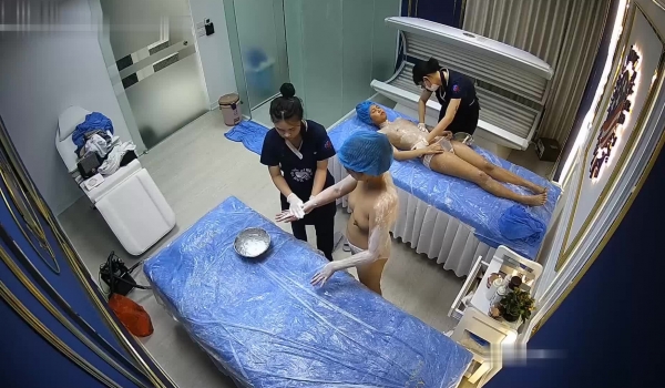 【精品TP】网络破解摄像头 ️记录高端美容院全身涂抹 保鲜膜包裹！