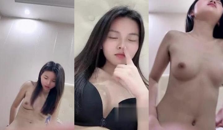 正宗在校学生~【刚好十八】教室上课露奶~约土豪啪啪！