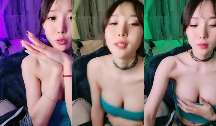 这个大学生给力，【02年星萌萌】童颜巨乳，黑乎乎的阴毛水汪汪的逼，跳蛋玩得表情极端满足，刺激，推