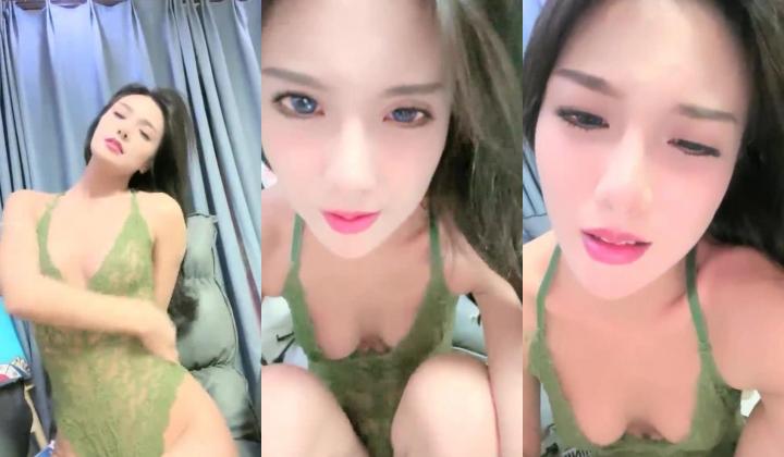 核弹！气质女神【绿王八成精】高跟长腿~跳蛋自慰~高冷女神范，强烈推荐收藏