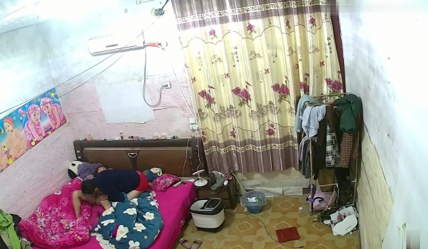 【极品稀缺 ️破解摄像头】大肚男花样后入娇妻 疯狂骑乘 顶操内射骚逼白浆流出 多姿势肆意啪啪
