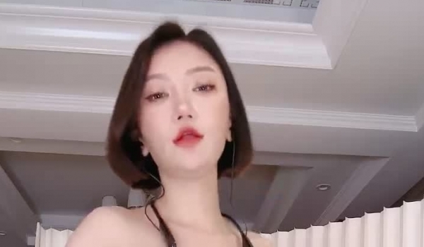 极品御姐，【小巫婆】舞蹈教练，短发气质美女，骚气过人男人看了要喷鼻血