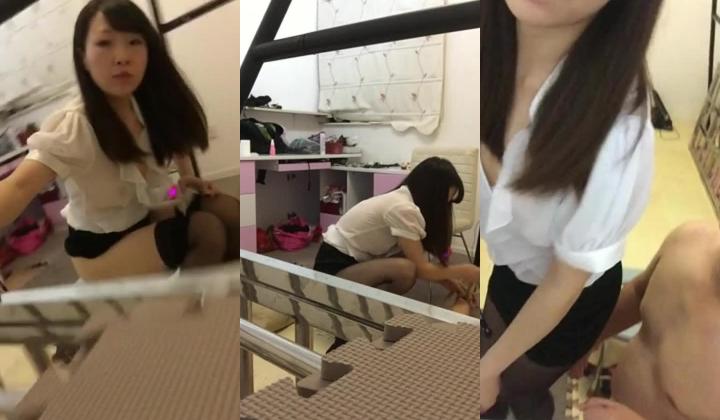 “儿子想妈妈了来妈妈赏你点口水”对白淫荡下流OL办公职业装气质少妇SM调教玩弄干儿子舔菊花说真香
