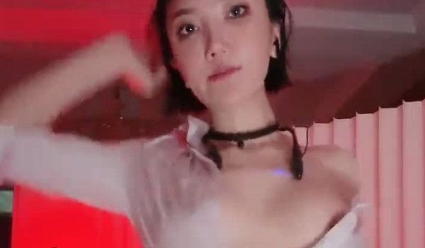 极品御姐，【小巫婆】舞蹈教练，短发气质美女，骚气过人男人看了要喷鼻血