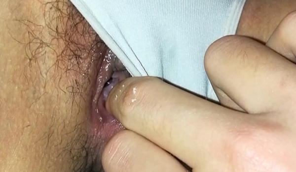 跟女友分手前最后一次见面给她下药玩