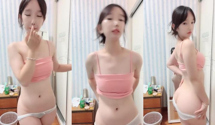 【小悦宝】校花学妹~!清纯学生服~掰穴特写~新道具自慰~清纯反差婊，爱嫩妹
