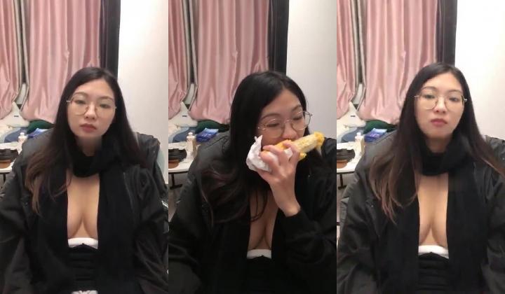 2000一小时，【私房拍摄写真---跳跳蛇】，摄影师相约酒店拍摄，极品眼镜妹反差婊，舞蹈专业学生