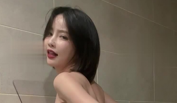 韩国顶级名媛反差婊「sunwall」OF露脸性爱私拍 极品女神沦落男主性奴母狗