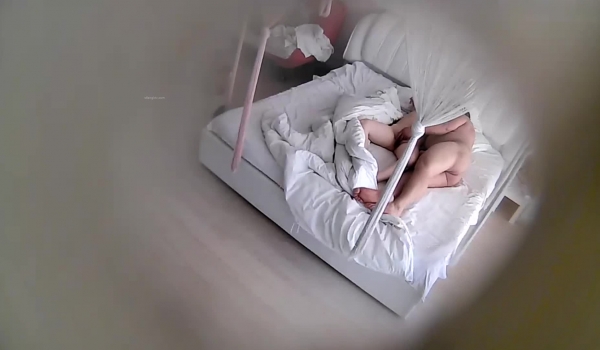 《监控破解》情趣酒店肥猪哥各种姿势操白白嫩嫩的美少妇