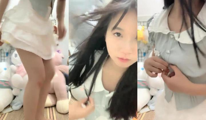 校花小妹妹下海~【波妞涩涩】扒穴特写！好粉好水灵，自己在闺房里，害羞的给大哥们看看粉嫩的小逼逼