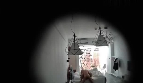 【360】私享台 全新校花房00后猛男后入狂干猛插女友，资源有限想象无限、影片时间偏短剪去那些睡觉的部分