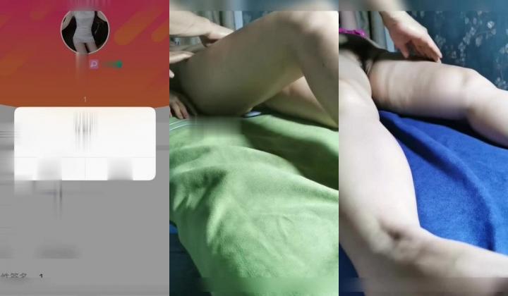 最新流出坑爹的男技师偷拍【女性私处保健直播】碰到欲女小哥胆儿就大了脱光光按还一边唠嗑，趁她不注意