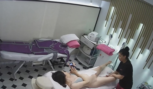 黑客破解美容院监控摄像头超清偷拍 极品少妇做SPA脱毛这身材毫无抵抗力