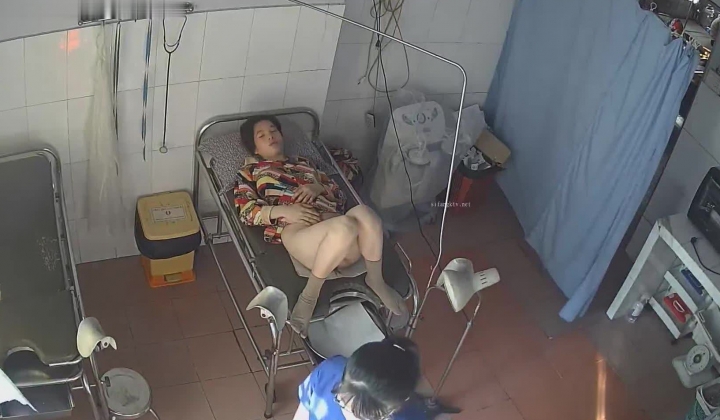 黑客破解医院妇产科监控摄像头 完美正面角度高清偷拍几个孕妇 最美年轻孕妇 阴蒂清晰可见