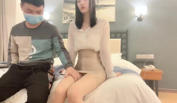 初恋的香味 小王探花首秀惊爆之作首炮50000约操极品超高颜值完美身材大学生和她闺蜜