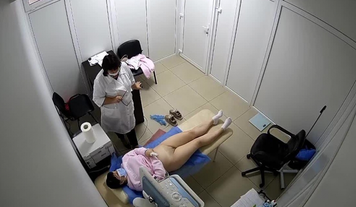 监控偷拍妇科检查 无毛逼被扒开 每天女的很多 大饱眼福