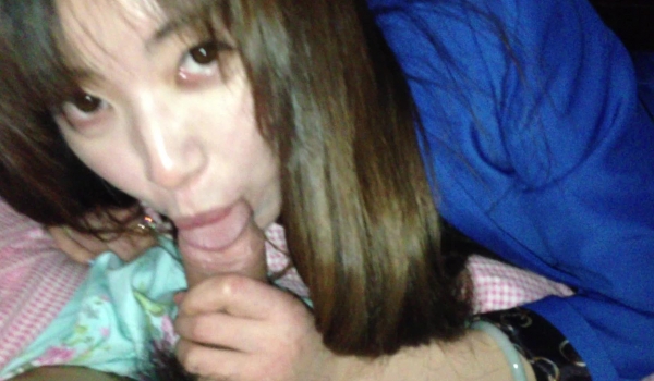 真实厦航空姐门事件，高颜值露脸反差美女3P乱交，私生活糜烂