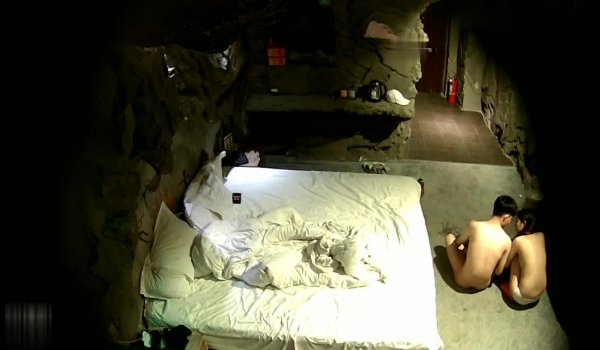 Hotel偷拍系列 稀缺猴台 10月上贴 重磅精彩合集 ，年轻小妹，乳晕很小，身材一级棒