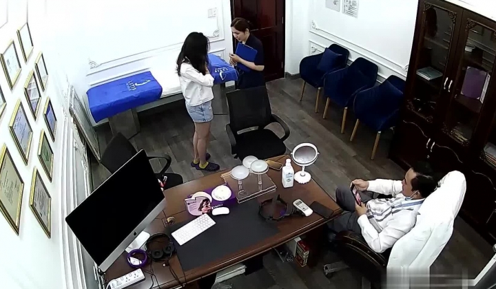 私房最新流出黑客【破解摄像头】隆乳整形诊所 家居视频 妇科检查
