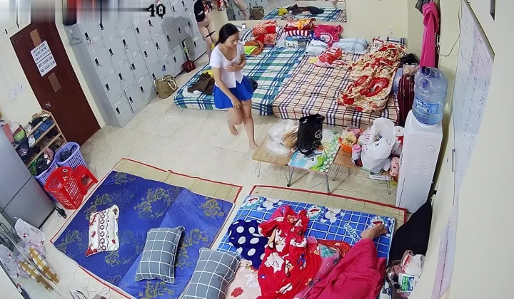 监控偷拍缅北电信诈骗公司女员工集体大通铺睡觉 ️有业绩才能回家