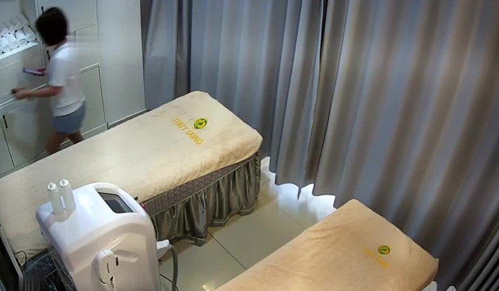 黑客破解美容院监控摄像头偷拍阴部剃刀刮毛激光让 少妇外阴变少女粉嫩术逼逼看不停