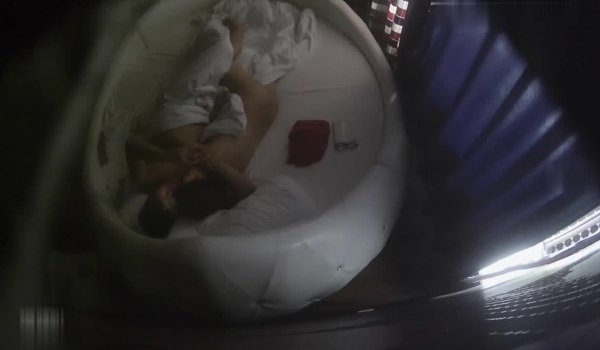 【360】稀缺 补漏 白色电动床 优质资源15集，盛世美颜，上帝视角俯视，蜜桃臀美女被干了一天一夜