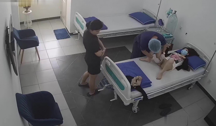 私房最新流出黑客【破解摄像头】隆乳整形诊所 家居视频 妇科检查