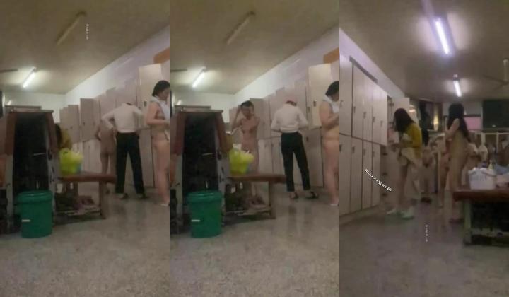 渣女大学校园校内浴池现场真实曝光，360度全方位展示，周末好多学姐出来洗香香