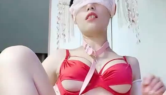 户外露出紫薇，极骚母狗【小汤圆】道具双通高潮喷水，撸点满满