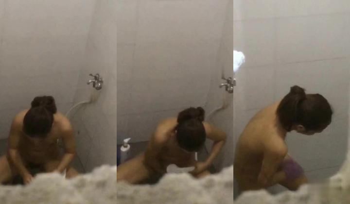【洗澡更衣偷拍】 多场景冒死偷拍美女学生妹洗澡换衣服