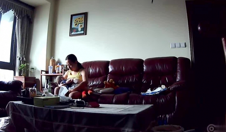 【家庭摄像头】家庭摄像头绝版精华篇，亮点：瞧瞧几位哺乳期妈妈如何喂奶的