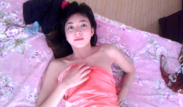 曾火爆全网，真实厦航空姐门事件，高颜值露脸反差美女3P乱交，私生活糜烂