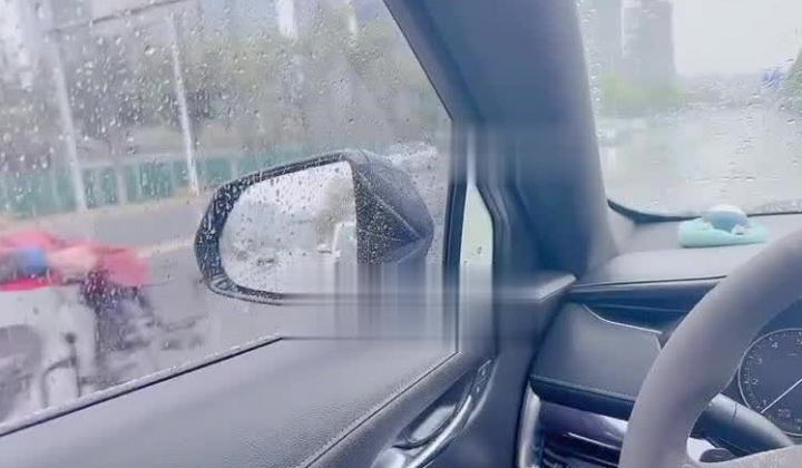顶级淫妻博主【小熊爸爸】调教哺乳期老婆 上面喂奶下面被老公干，淫水奶水齐飞，相当刺激，哺乳期性欲