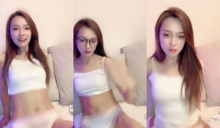 【小表妹】推荐！御姐女神 多场啪啪 道具自慰 害我狂撸