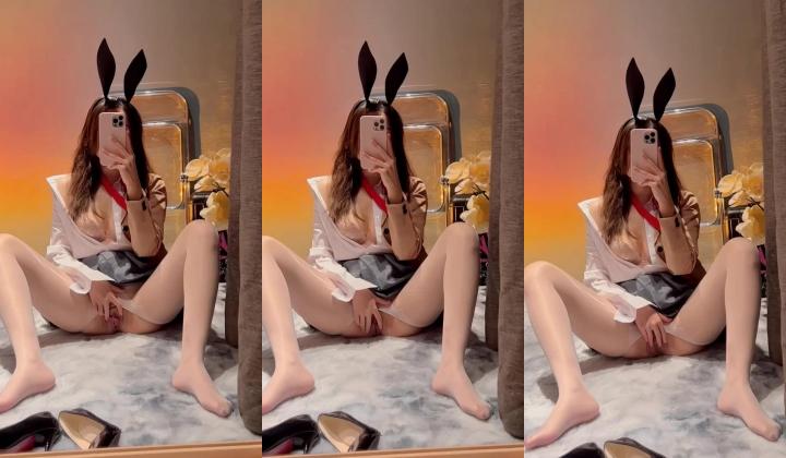 【腿控福利】新加坡OL反差闷骚女「林啾啾」OF私拍 丝袜高跟美腿自慰，衣帽间大尺度私拍