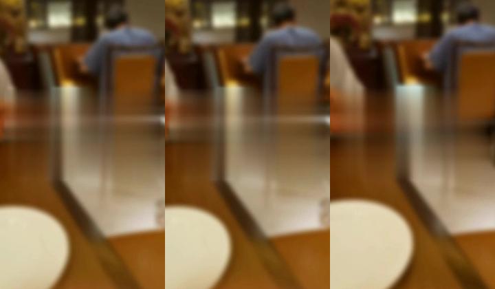 重磅炸弹！万人求档高门槛梦幻联动，顶级绿帽网红大咖联手【绿帽女友+你的大婊姐】私拍，当着男友的面